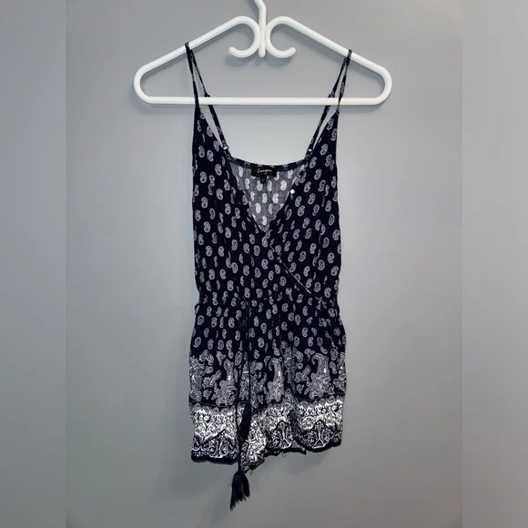 Matching rompers - Picture 3 of 4